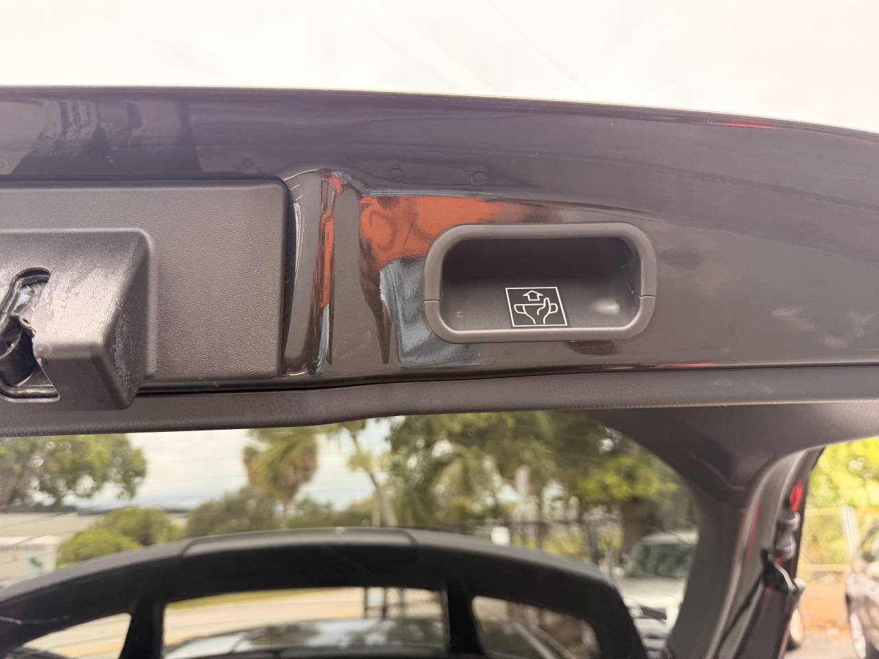 Used 2019 Toyota C-HR XLE FWD image 15
