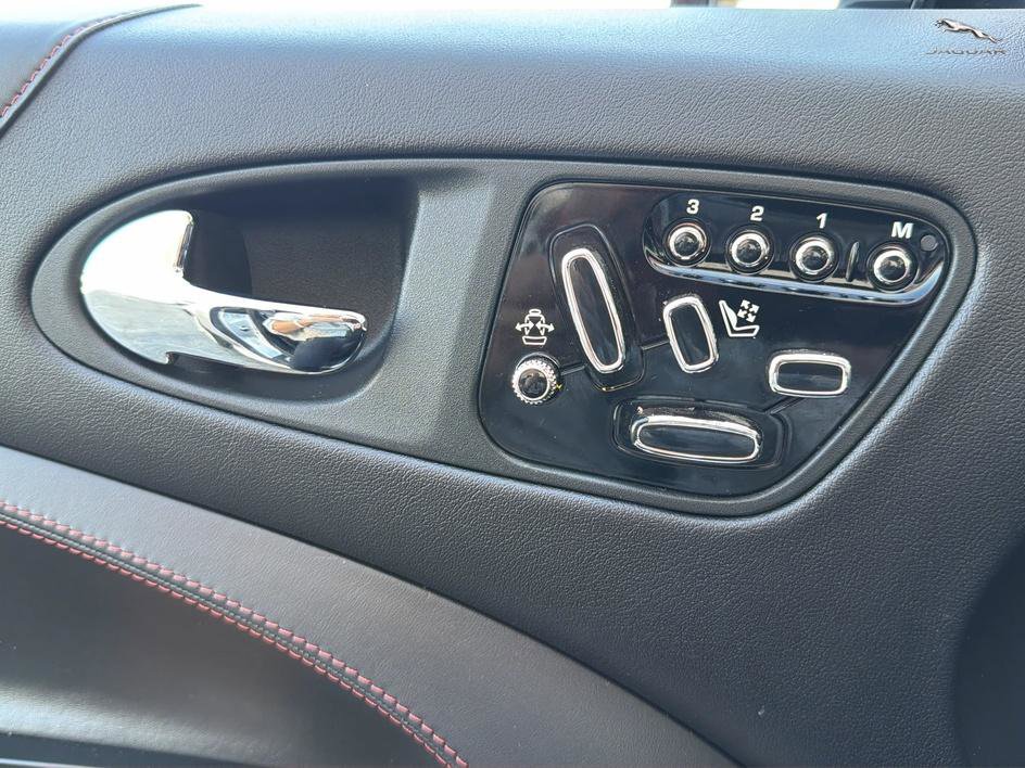 Used 2013 Jaguar XKR R image 33