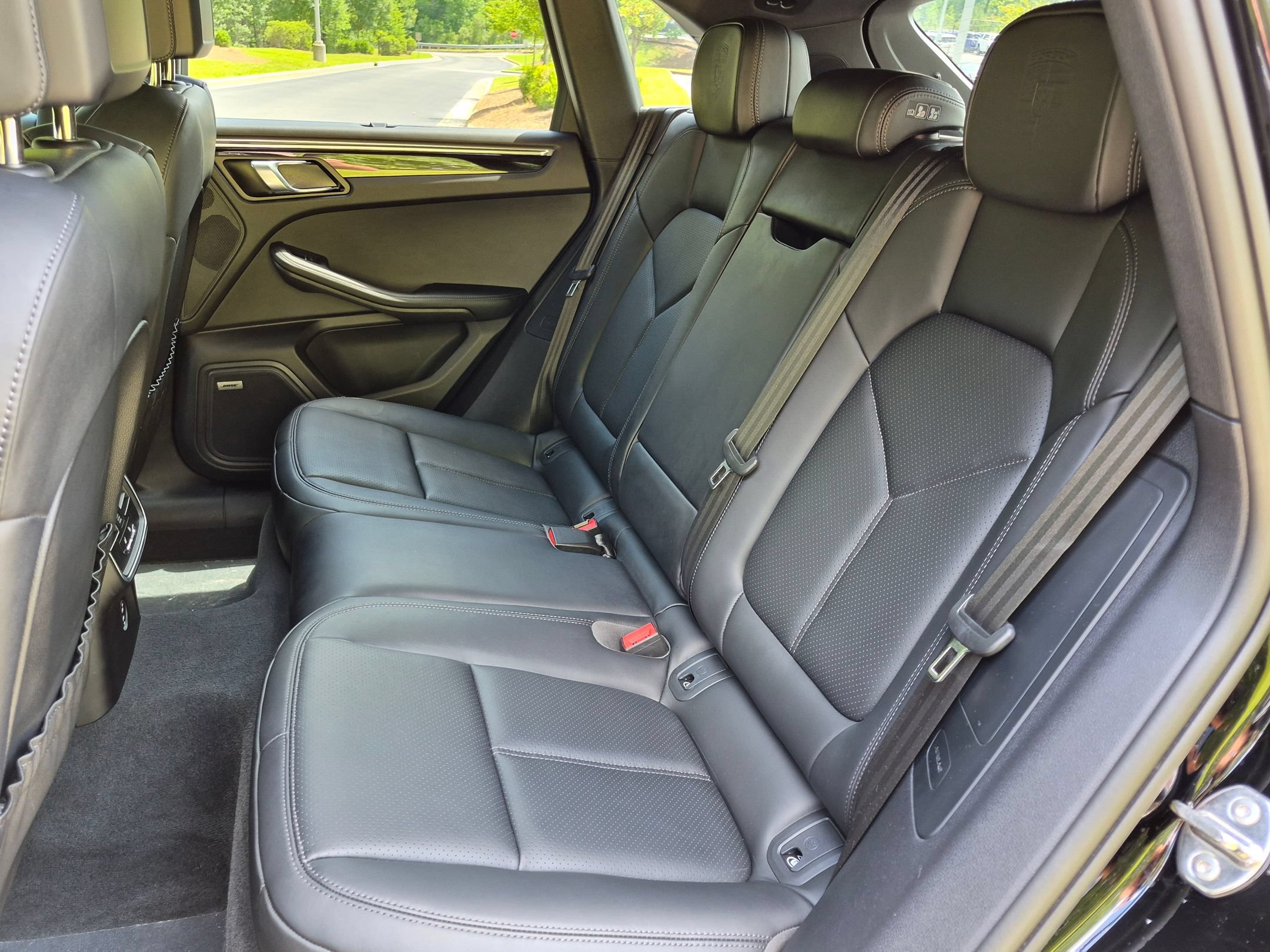 Certified 2026 Porsche Macan AWD/4WD image 25