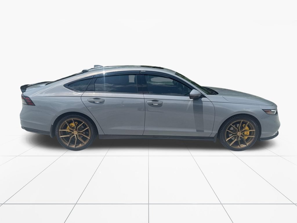 Used 2025 Honda Accord Touring image 9