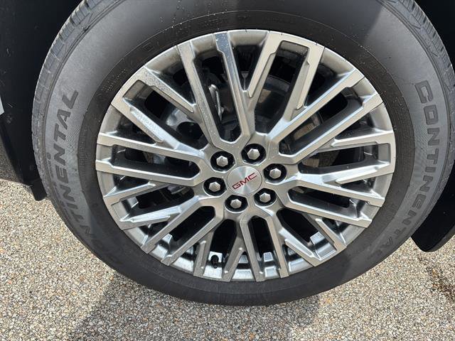 Used 2024 GMC Acadia Denali image 9
