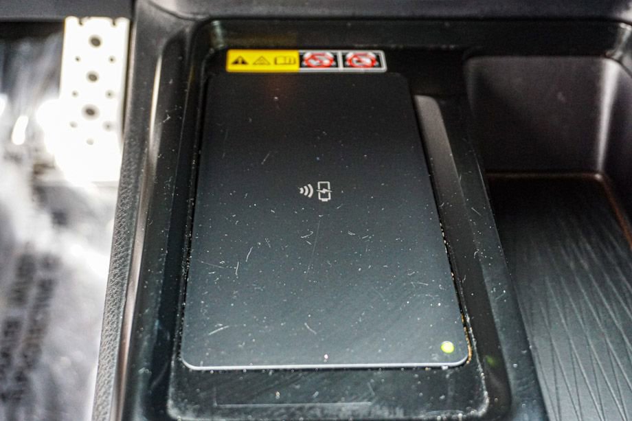 Used 2025 Toyota Camry SE image 40