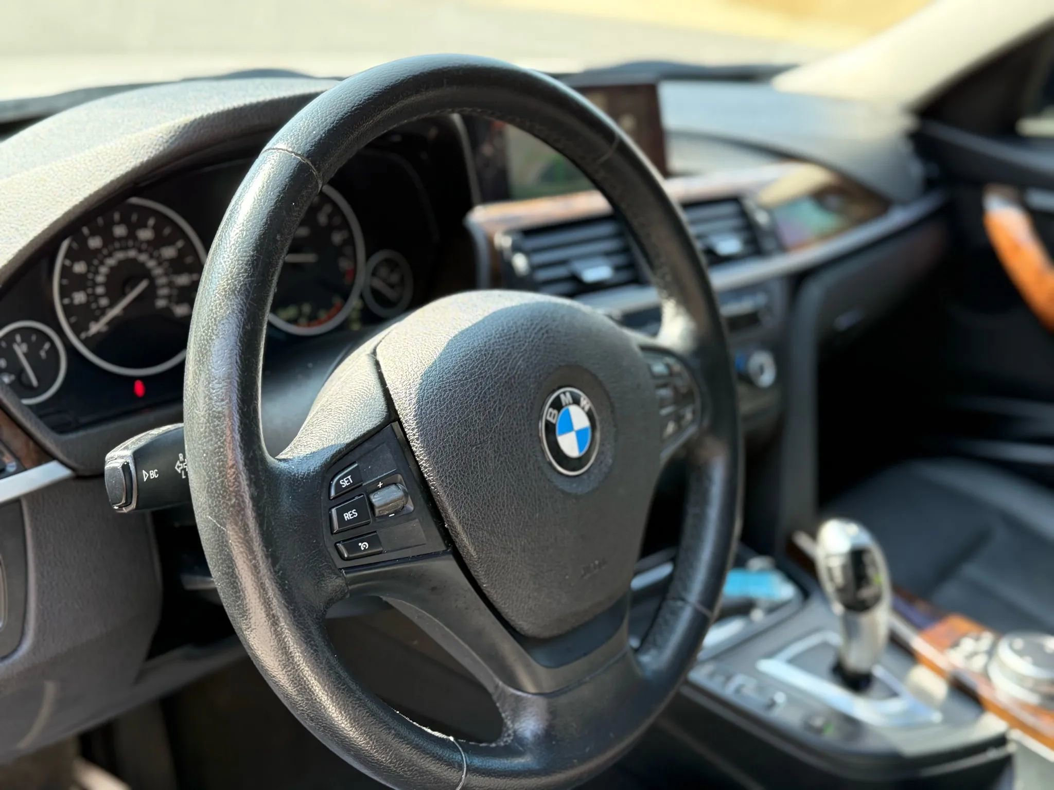 Used 2015 BMW 320i Sedan RWD image 10