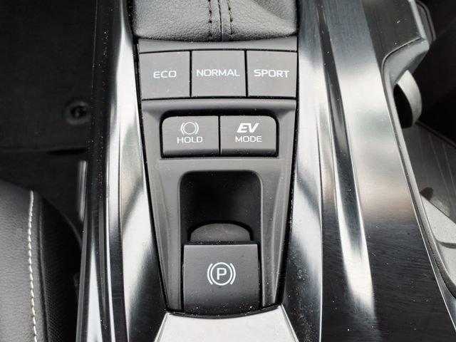 Used 2025 Toyota Camry SE w/ Convenience Package image 18