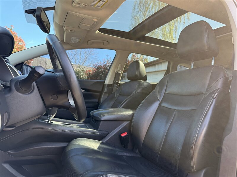 Used 2016 Nissan Murano SL w/ SL Technology Package AWD/4WD image 12