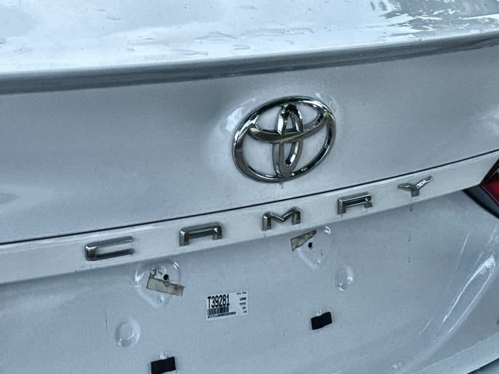 Used 2024 Toyota Camry SE w/ Convenience Package FWD image 10