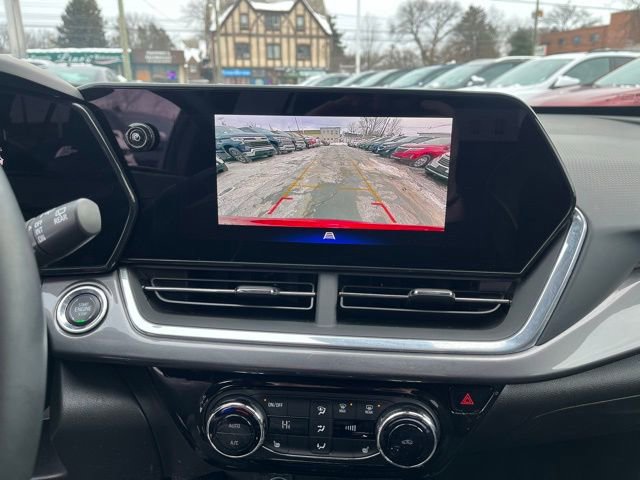 Used 2024 Chevrolet Trax ACTIV w/ Driver Confidence Package image 15