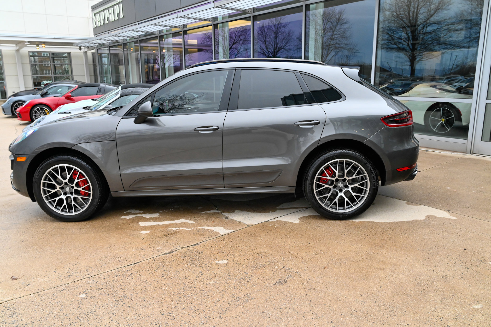 Used 2018 Porsche Macan Turbo image 3