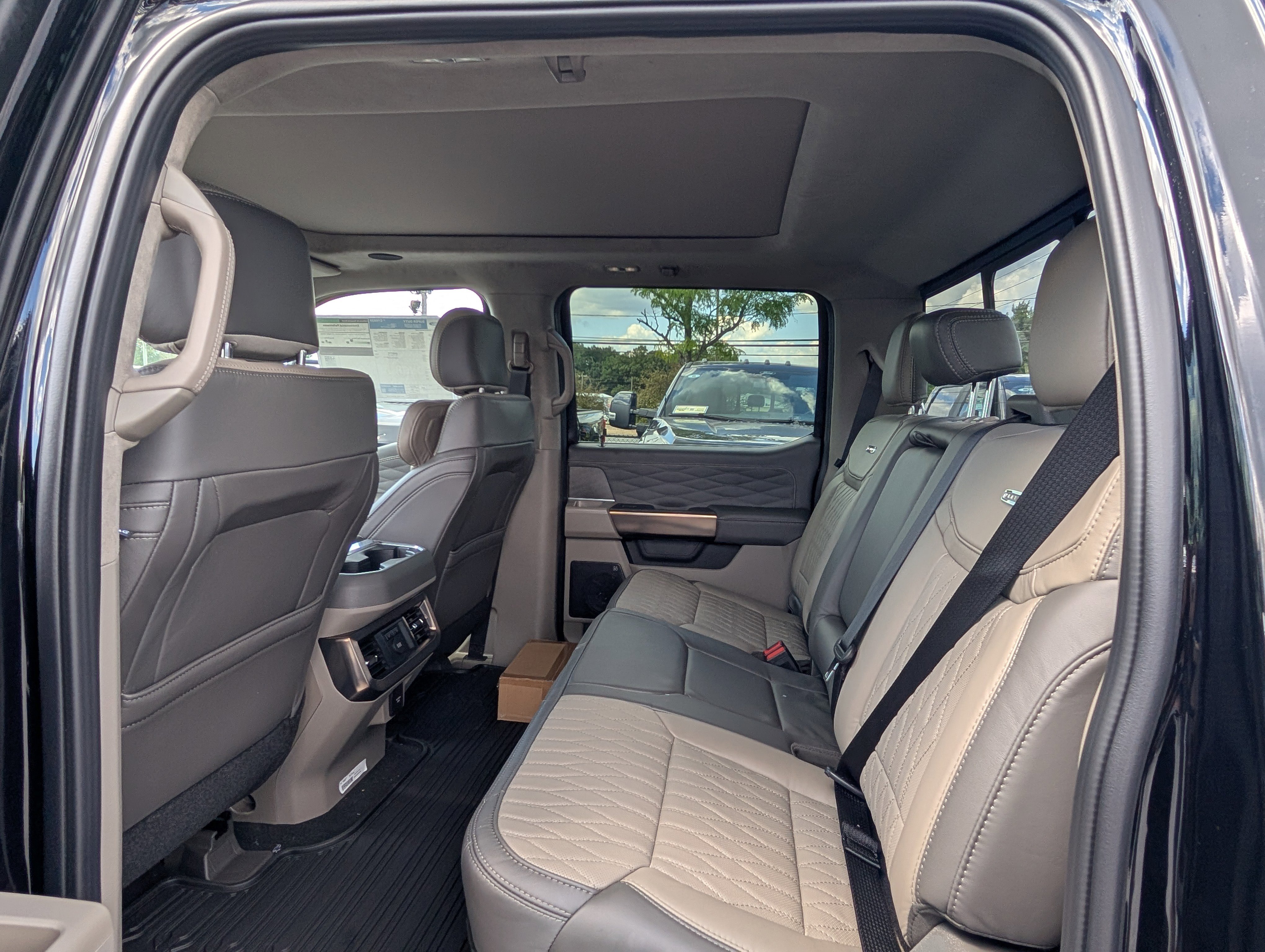 New 2026 Ford F350 Platinum w/ Platinum Plus Package image 14