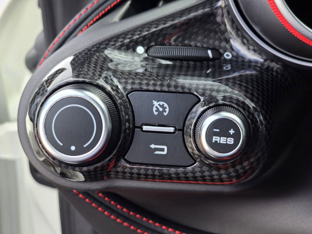 Used 2022 Ferrari F8 Tributo image 25