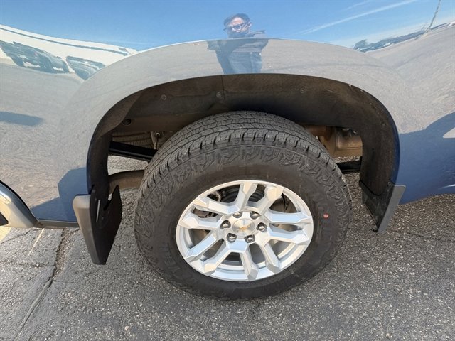 Used 2024 Chevrolet Silverado 1500 LT w/ Leather Package image 17