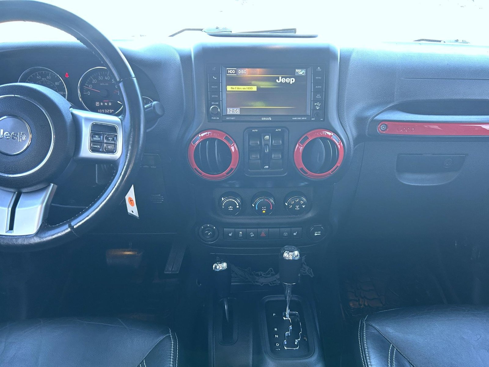 Used 2015 Jeep Wrangler Unlimited Rubicon AWD/4WD image 12