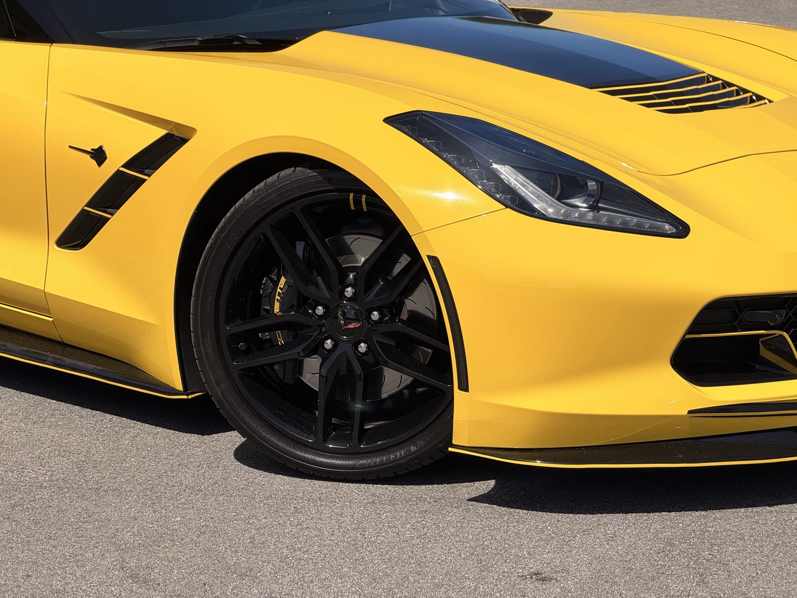 Used 2019 Chevrolet Corvette Stingray Convertible Z51 2LT RWD image 3
