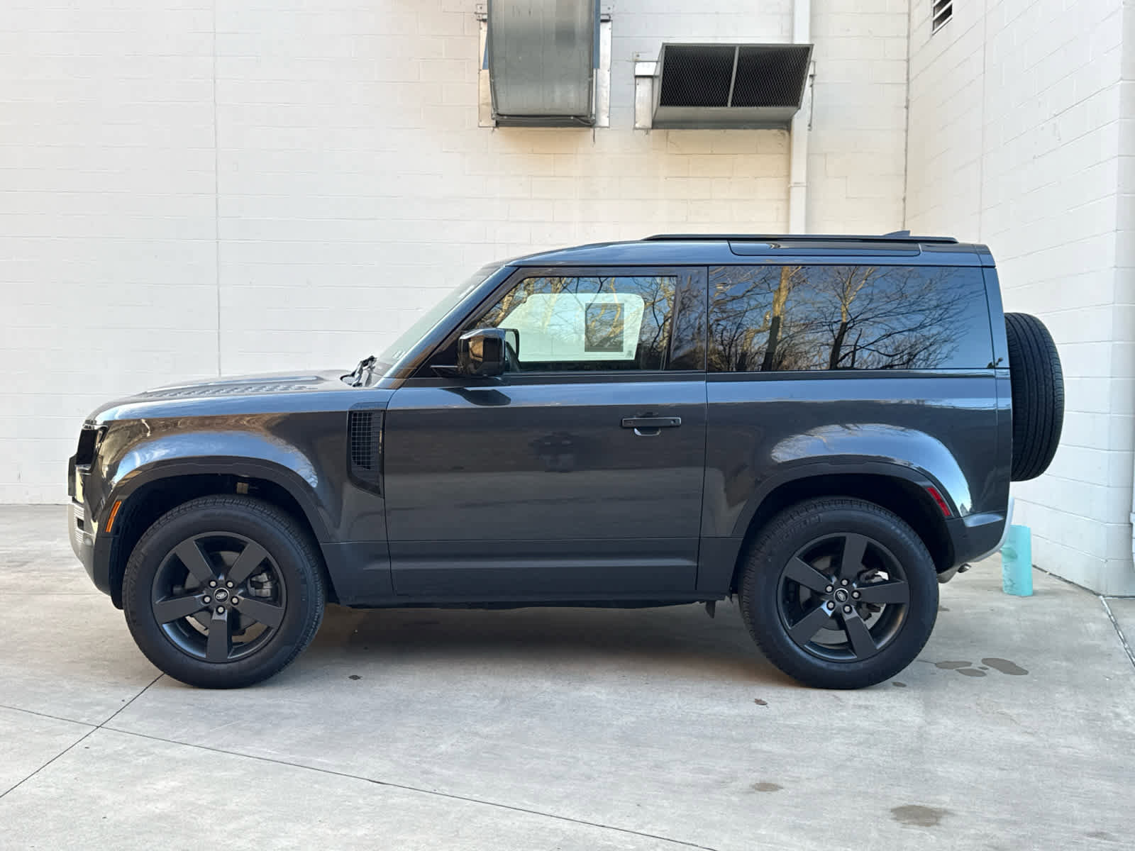 Certified 2024 Land Rover Defender 90 S image 5