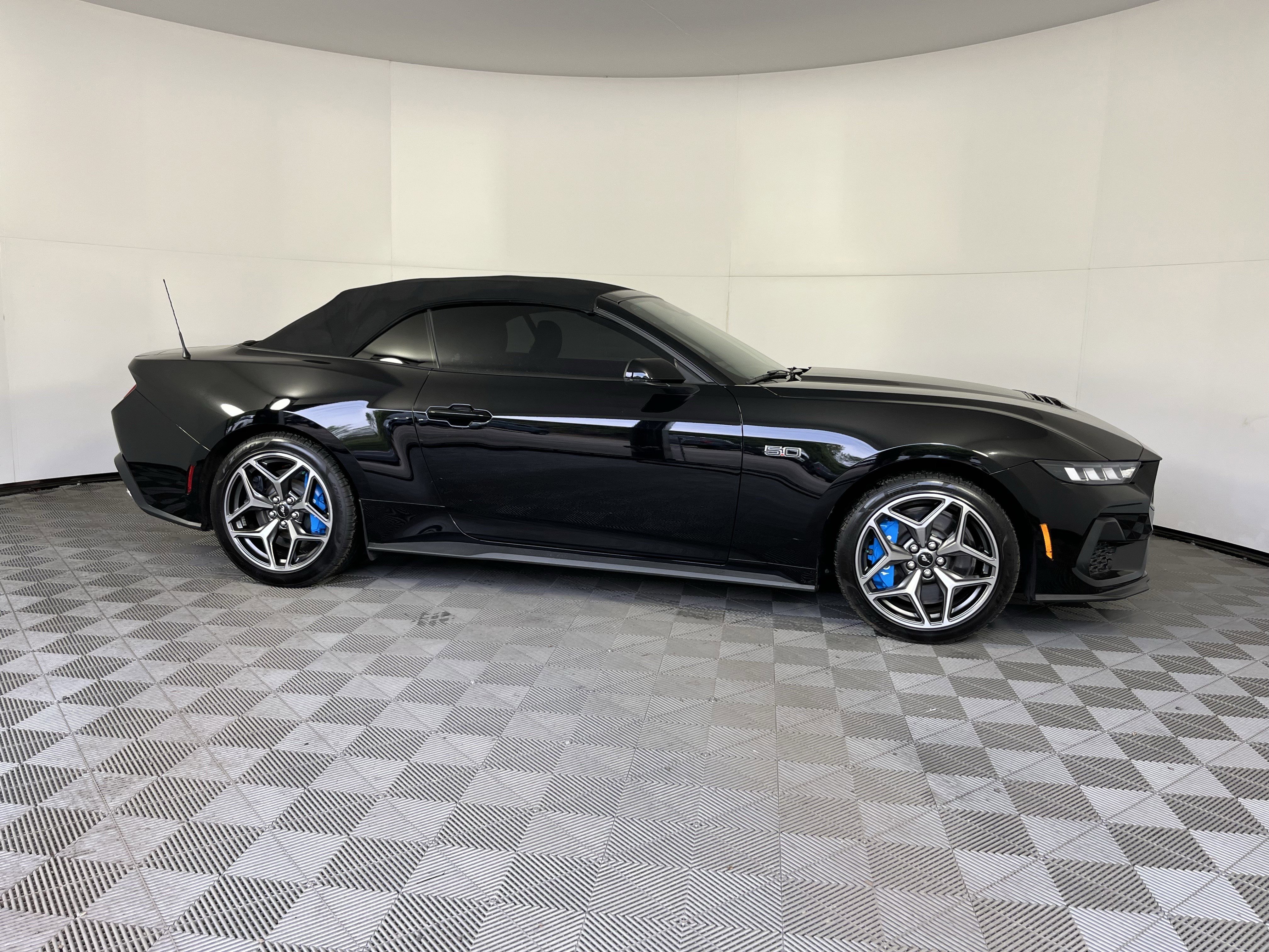 Used 2024 Ford Mustang GT Premium w/ GT Performance Package RWD image 6