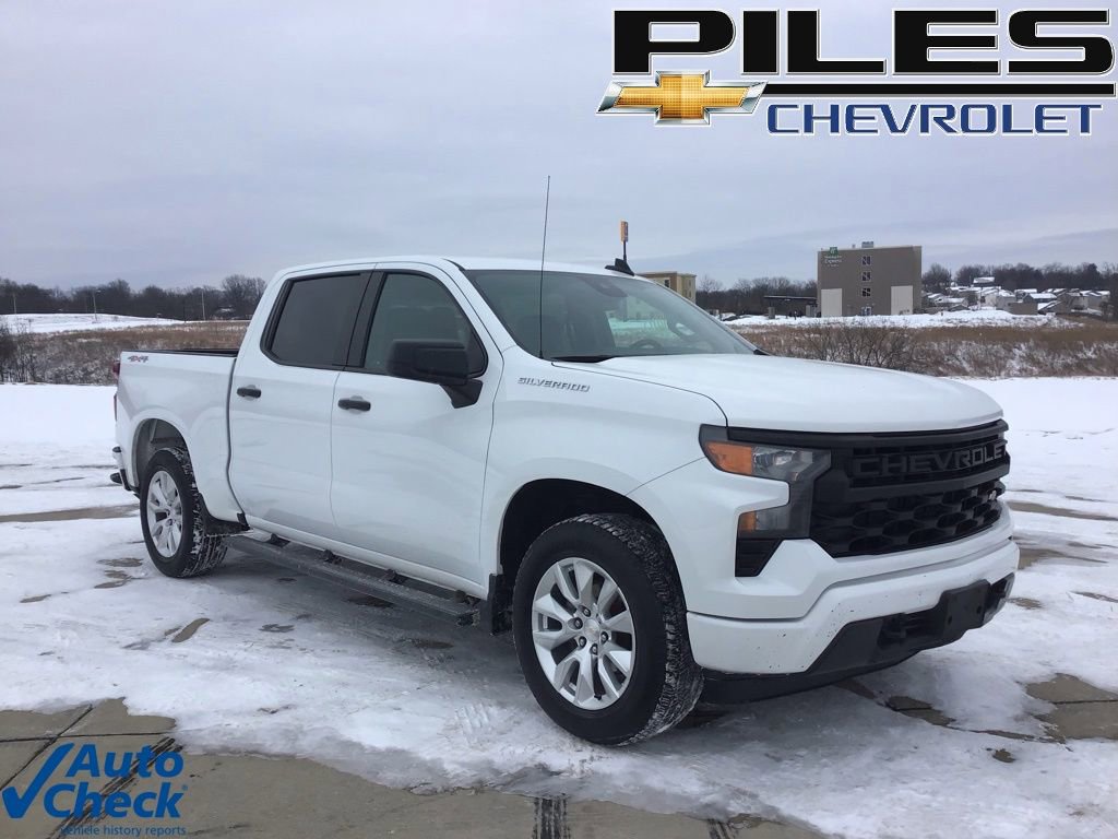 Used 2023 Chevrolet Silverado 1500 Custom image 1