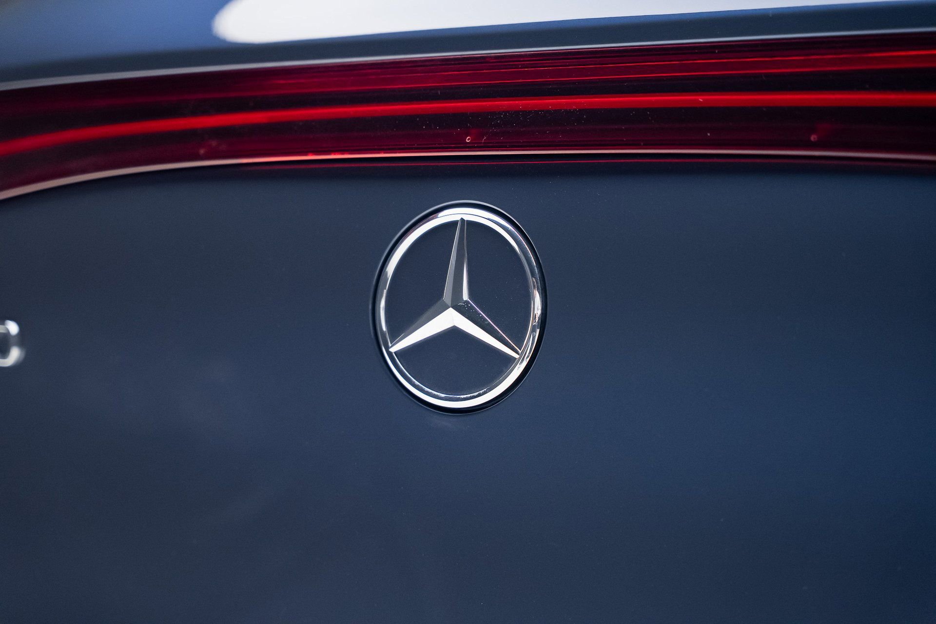 Used 2023 Mercedes-Benz EQS 450+ 4MATIC SUV w/ AMG Line Exterior Package image 30