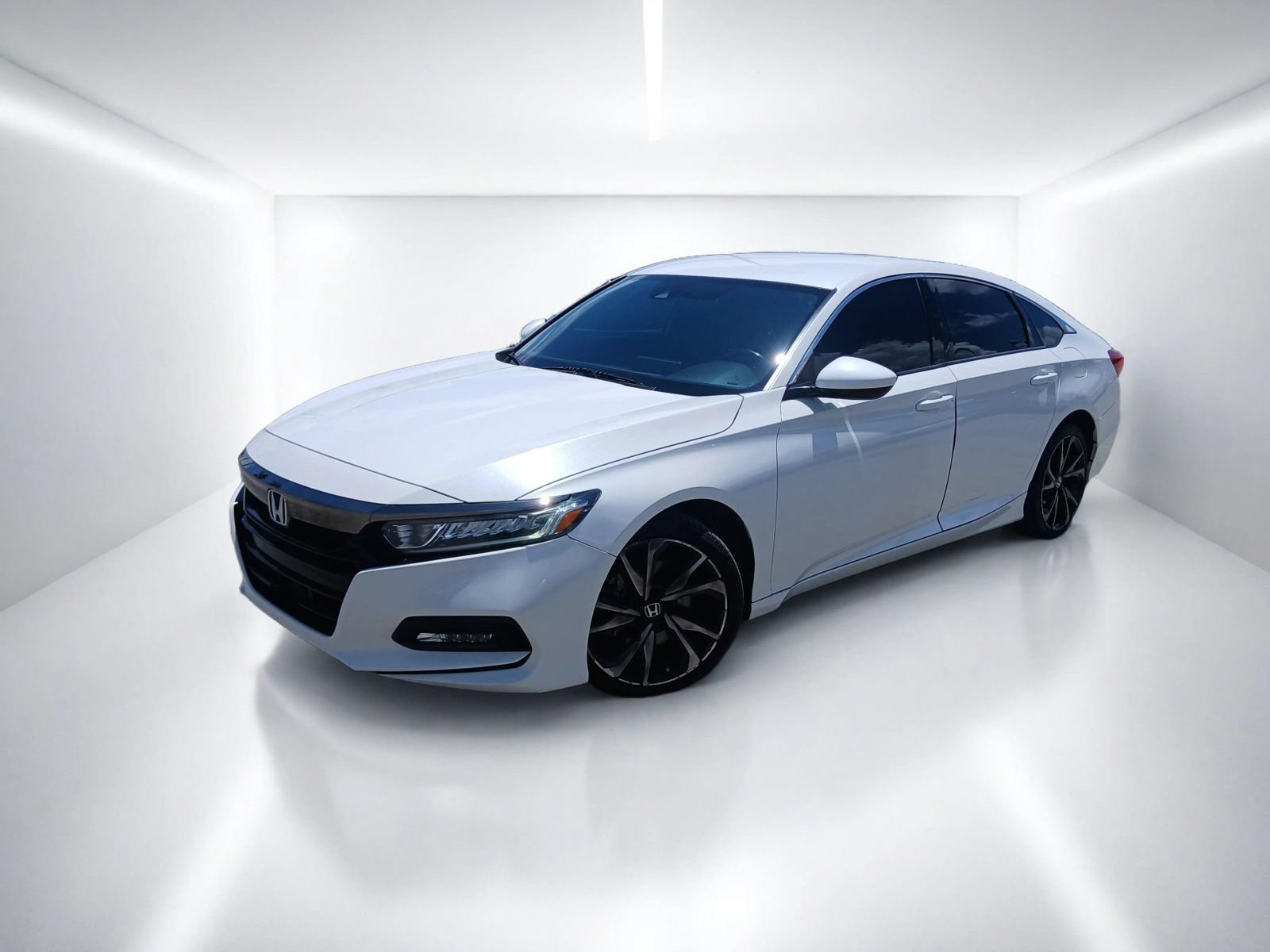 Used 2020 Honda Accord Sport image 2