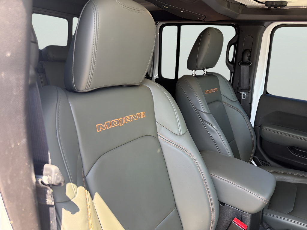 Used 2025 Jeep Gladiator Mojave w/ Convenience Group AWD/4WD image 40