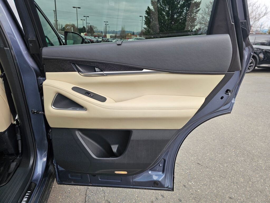 Used 2023 INFINITI QX60 Sensory w/ Vision Package image 14