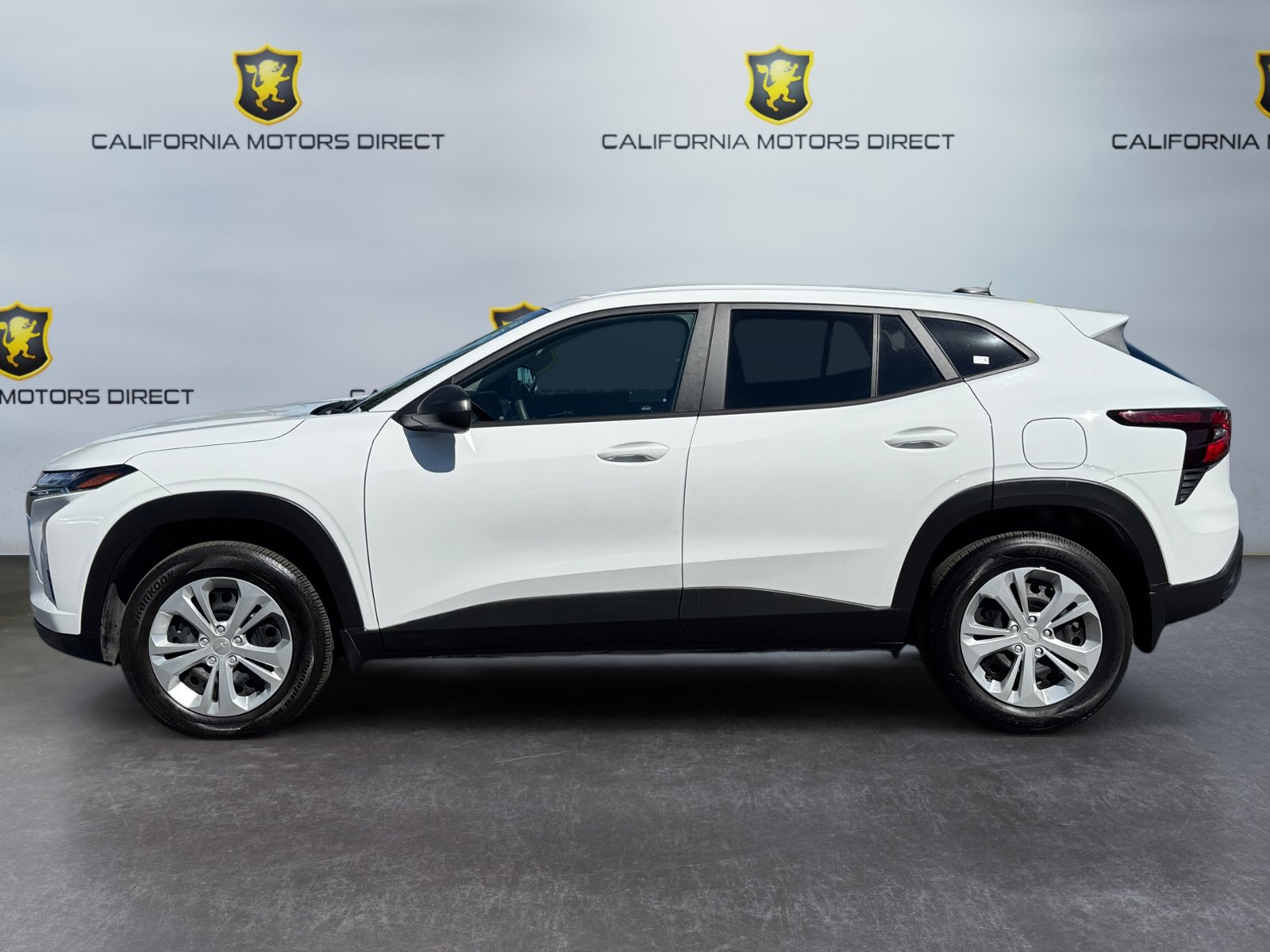 Used 2026 Chevrolet Trax LS FWD image 2