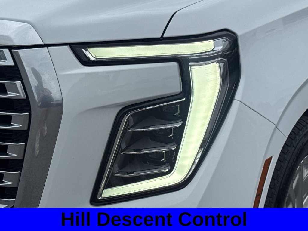 Used 2025 GMC Yukon Denali w/ Denali Reserve Package AWD/4WD image 17