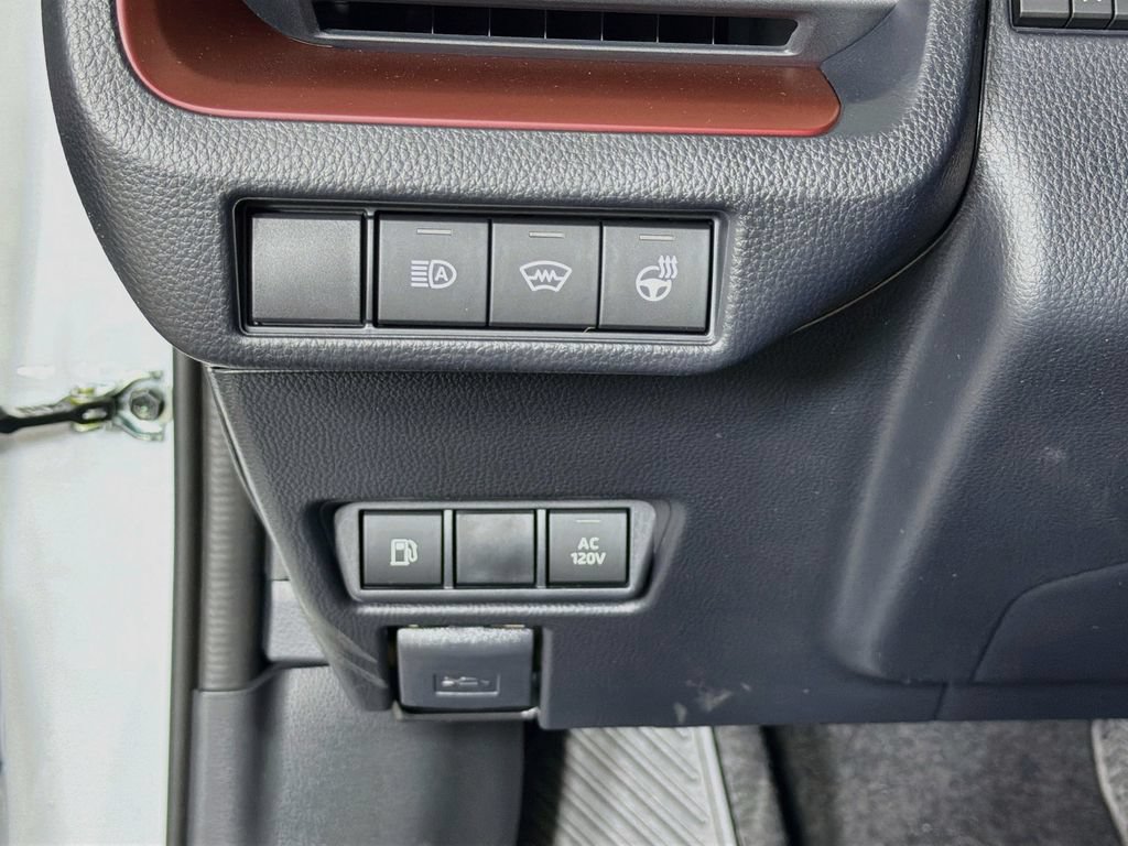 New 2027 Toyota Prius Plug-In Hybrid FWD image 10