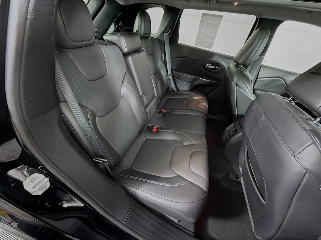 Used 2020 Jeep Cherokee Limited AWD/4WD image 28