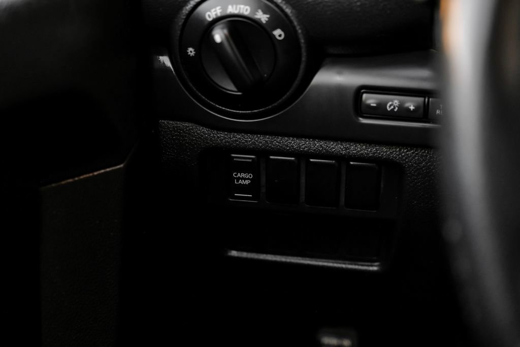 Used 2021 Nissan Titan S image 28