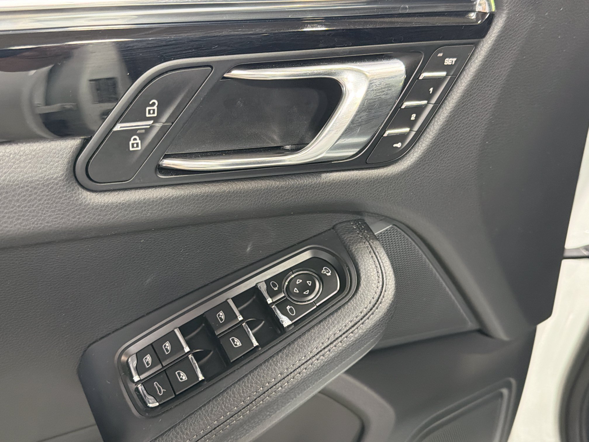Certified 2026 Porsche Macan S AWD/4WD image 22