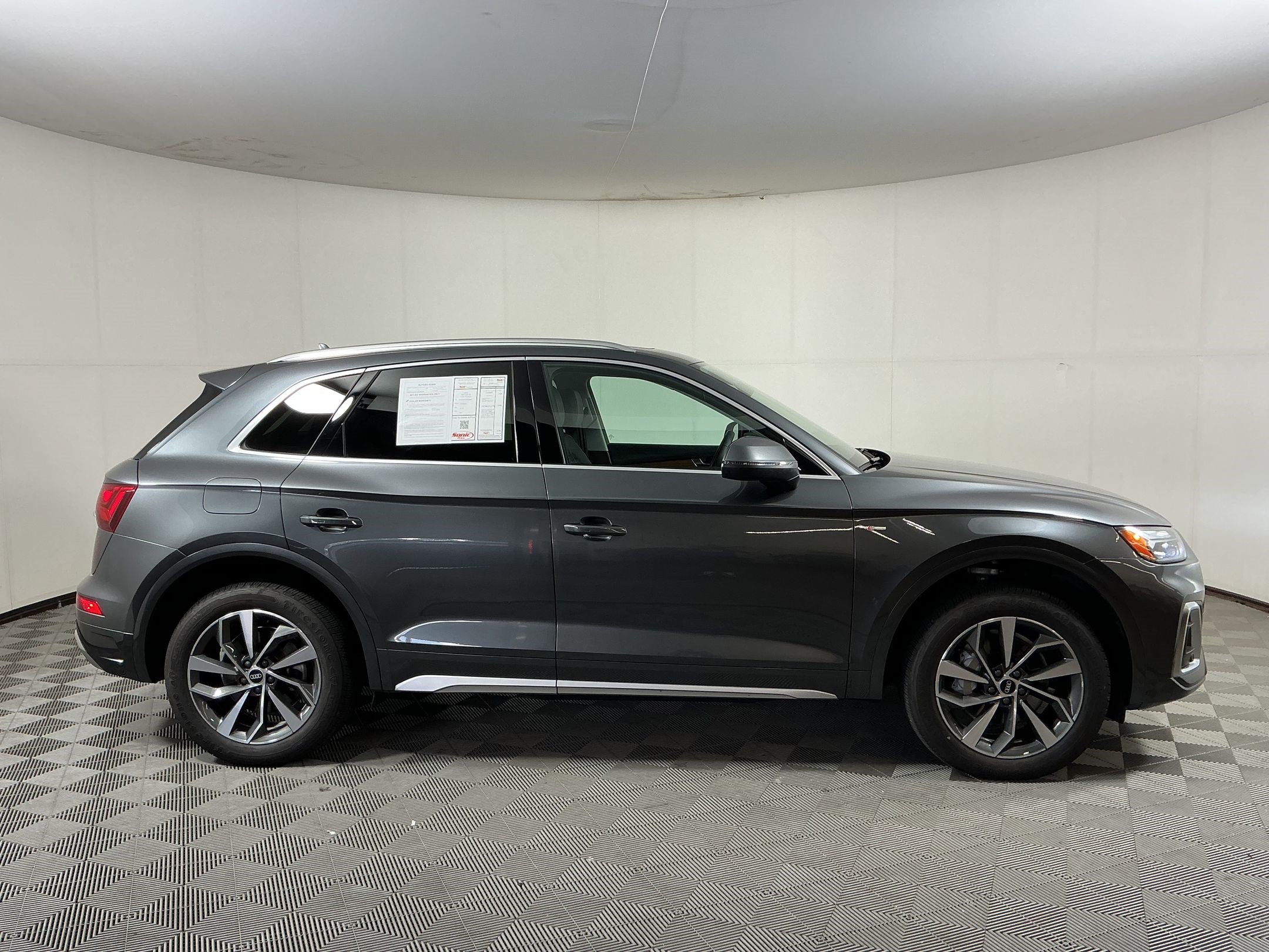Used 2023 Audi Q5 2.0T Premium w/ Convenience Package AWD/4WD image 8