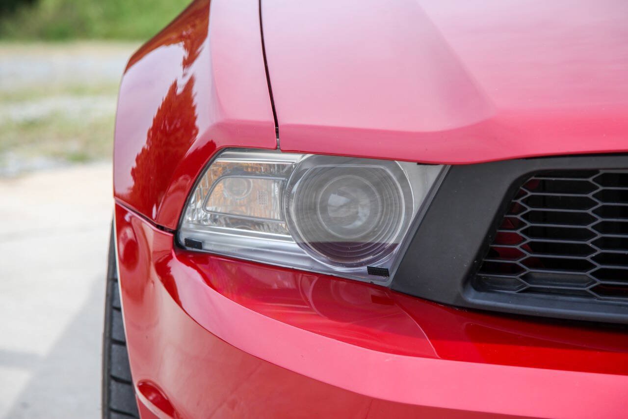 Used 2011 Ford Mustang GT Premium w/ Electronics Pkg RWD image 4