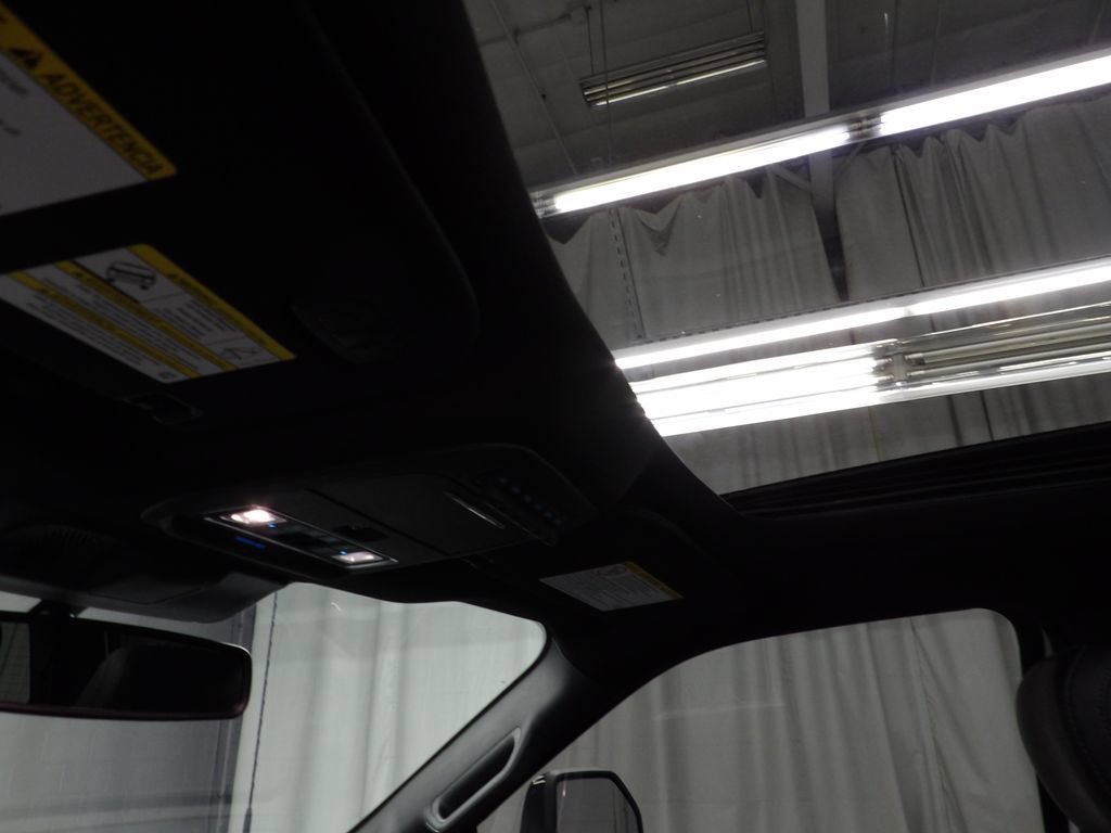 Used 2026 Ford F250 Platinum AWD/4WD image 32