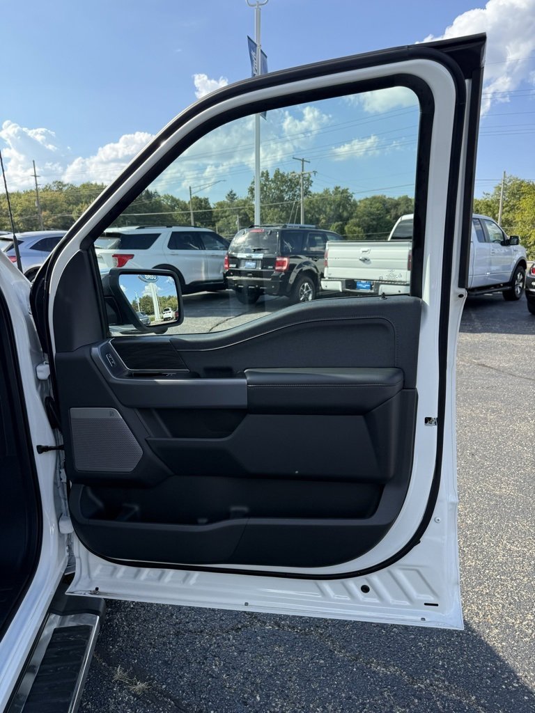 New 2025 Ford F150 Lariat w/ Equipment Group 502A High image 17