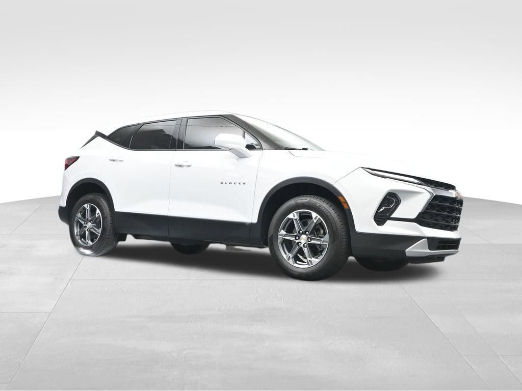 Used 2025 Chevrolet Blazer LT image 35