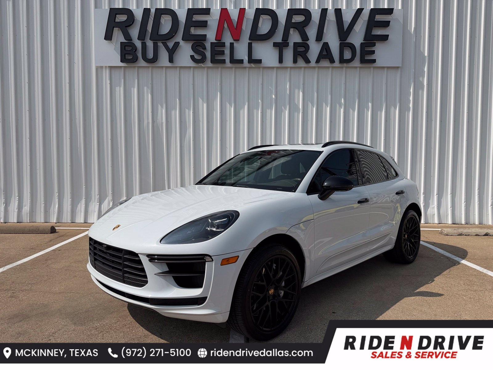 Used 2021 Porsche Macan Turbo AWD/4WD image 1