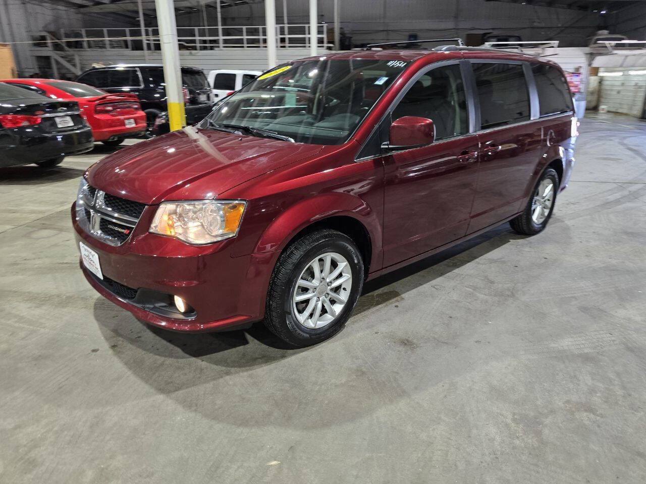Used 2019 Dodge Grand Caravan SXT image 1