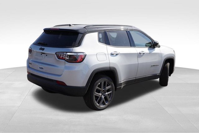 New 2026 Jeep Compass Limited AWD/4WD image 3