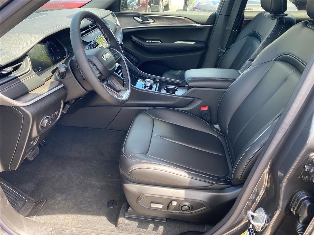 New 2026 Jeep Grand Cherokee L Limited w/ Limited Altitude Package AWD/4WD image 5