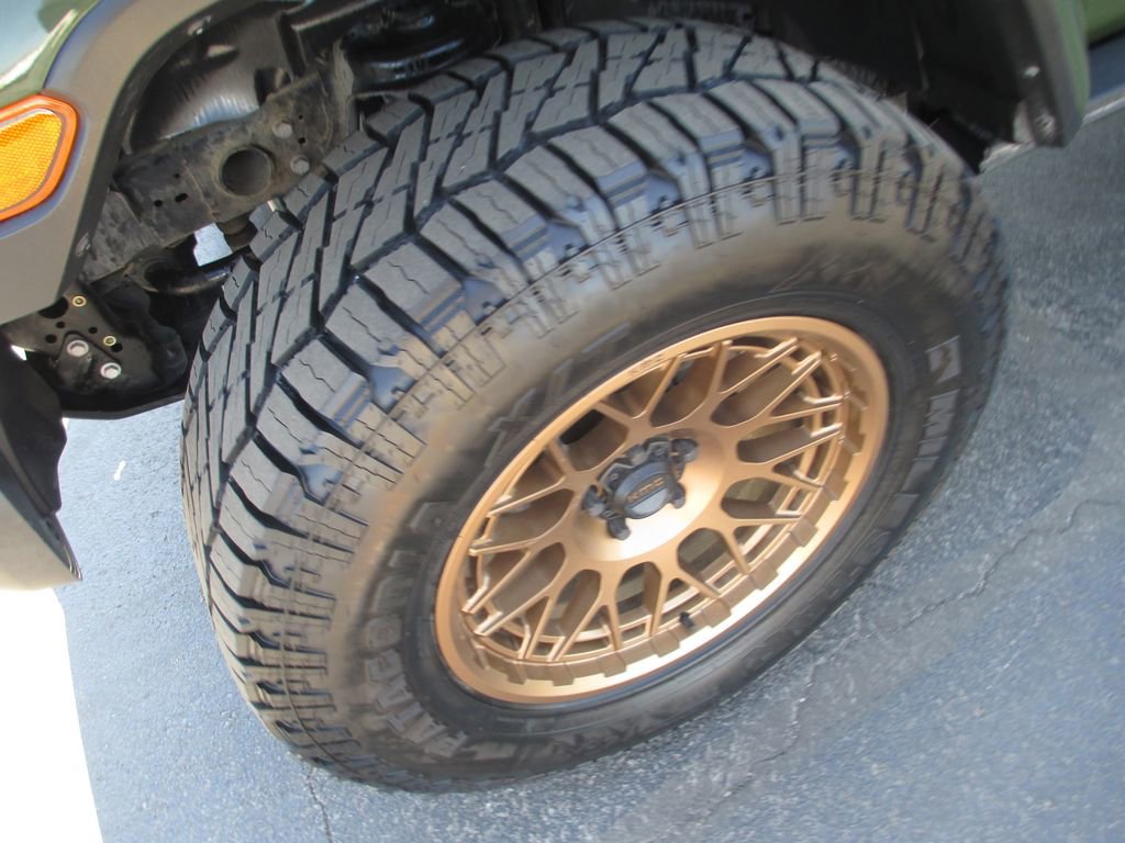 Used 2023 Jeep Gladiator Rubicon w/ Cold Weather Group AWD/4WD image 12