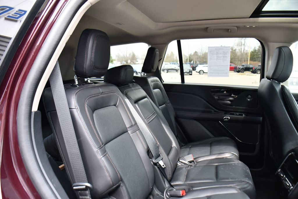 Used 2023 Lincoln Aviator Reserve w/ Jet Appearance Package AWD/4WD image 18