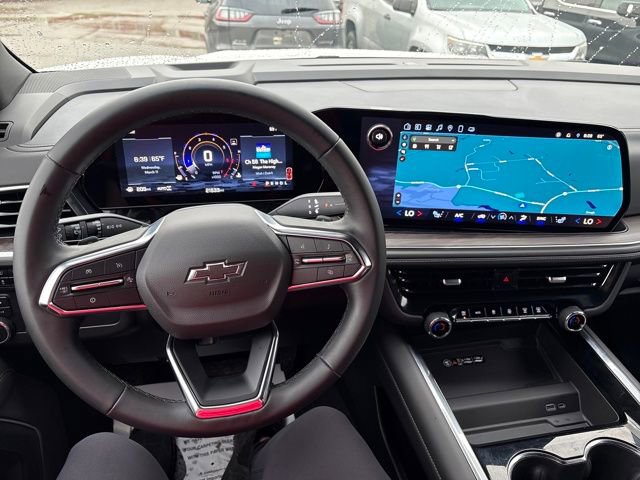 Used 2025 Chevrolet Suburban Z71 image 10