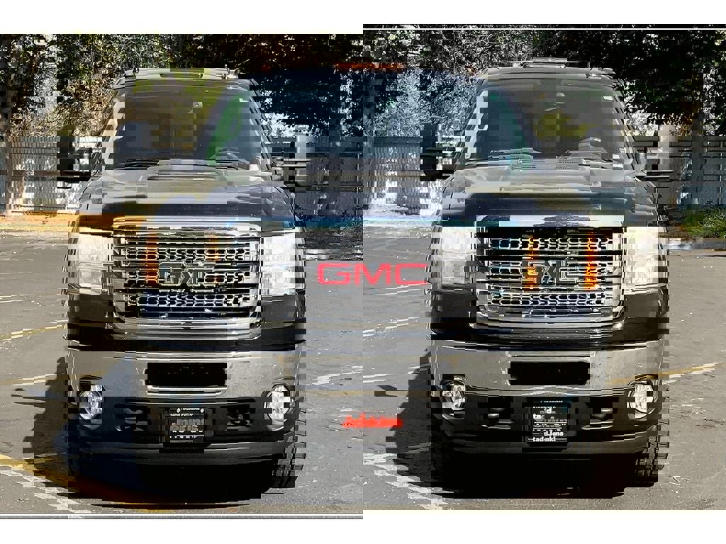 Used 2013 GMC Sierra 3500 SLT image 3