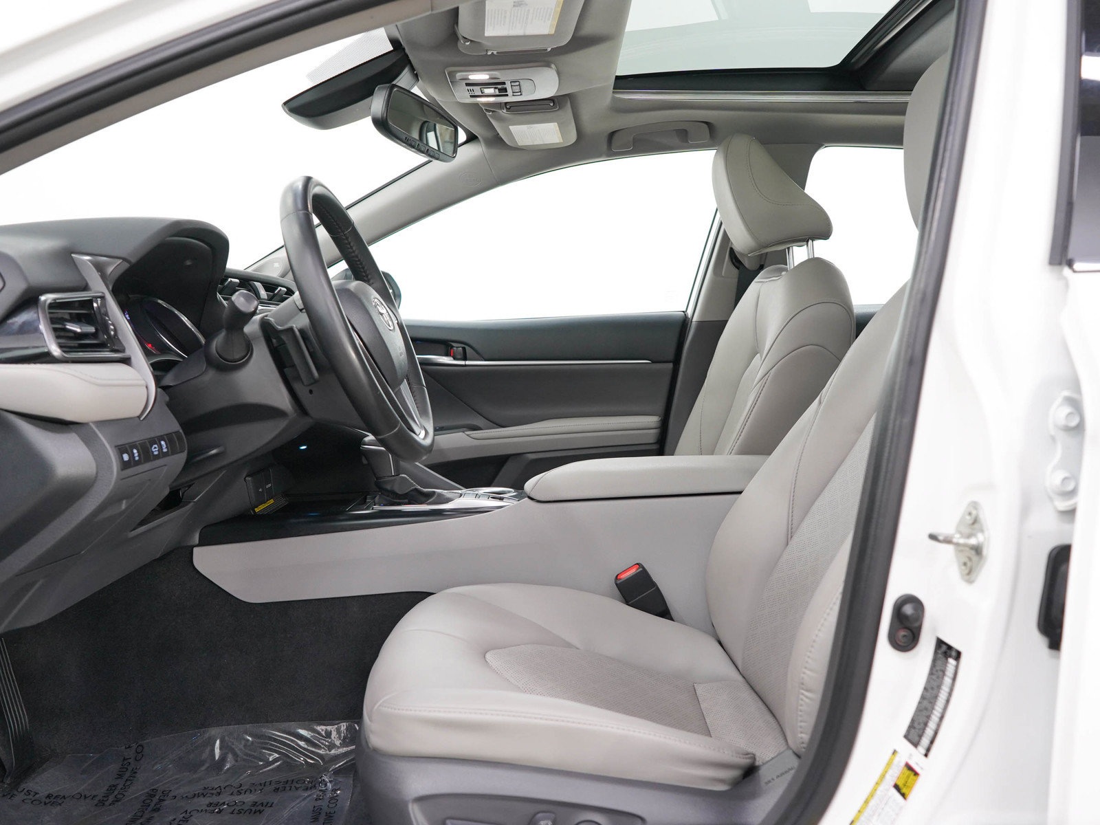 Used 2020 Toyota Camry XSE w/ Blackout Package FWD image 21