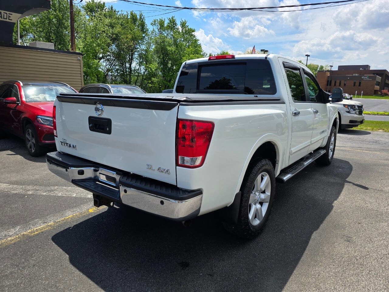 Used 2015 Nissan Titan SL w/ SL Moonroof Package AWD/4WD image 3