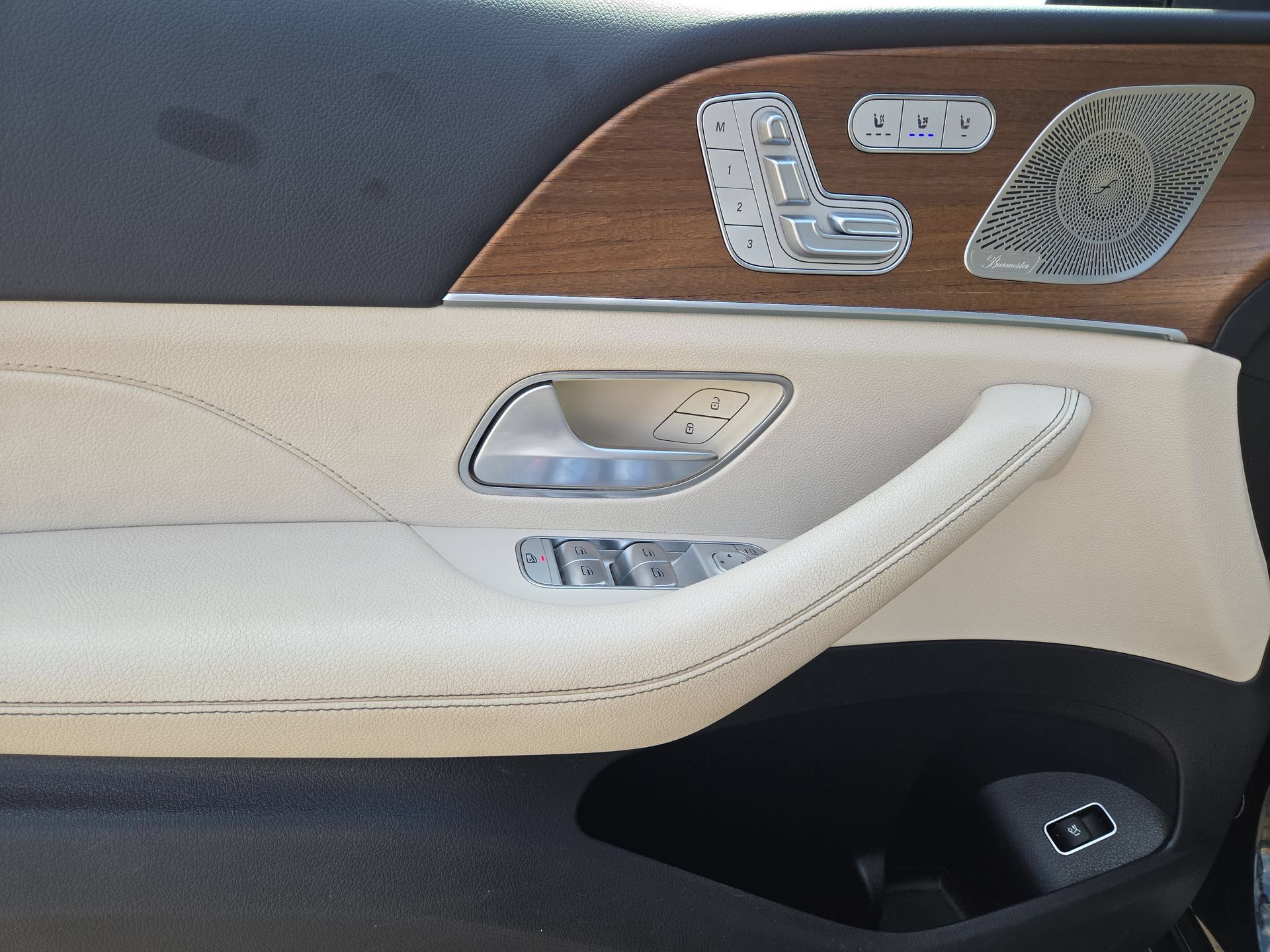Used 2022 Mercedes-Benz GLS 450 4MATIC image 15