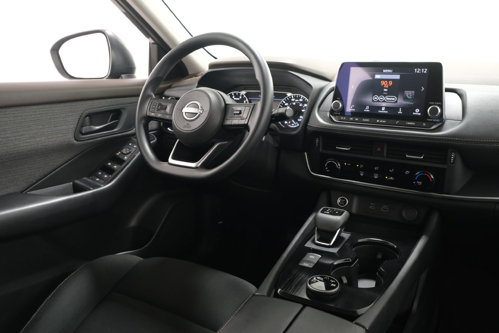 Used 2023 Nissan Rogue S AWD/4WD image 10