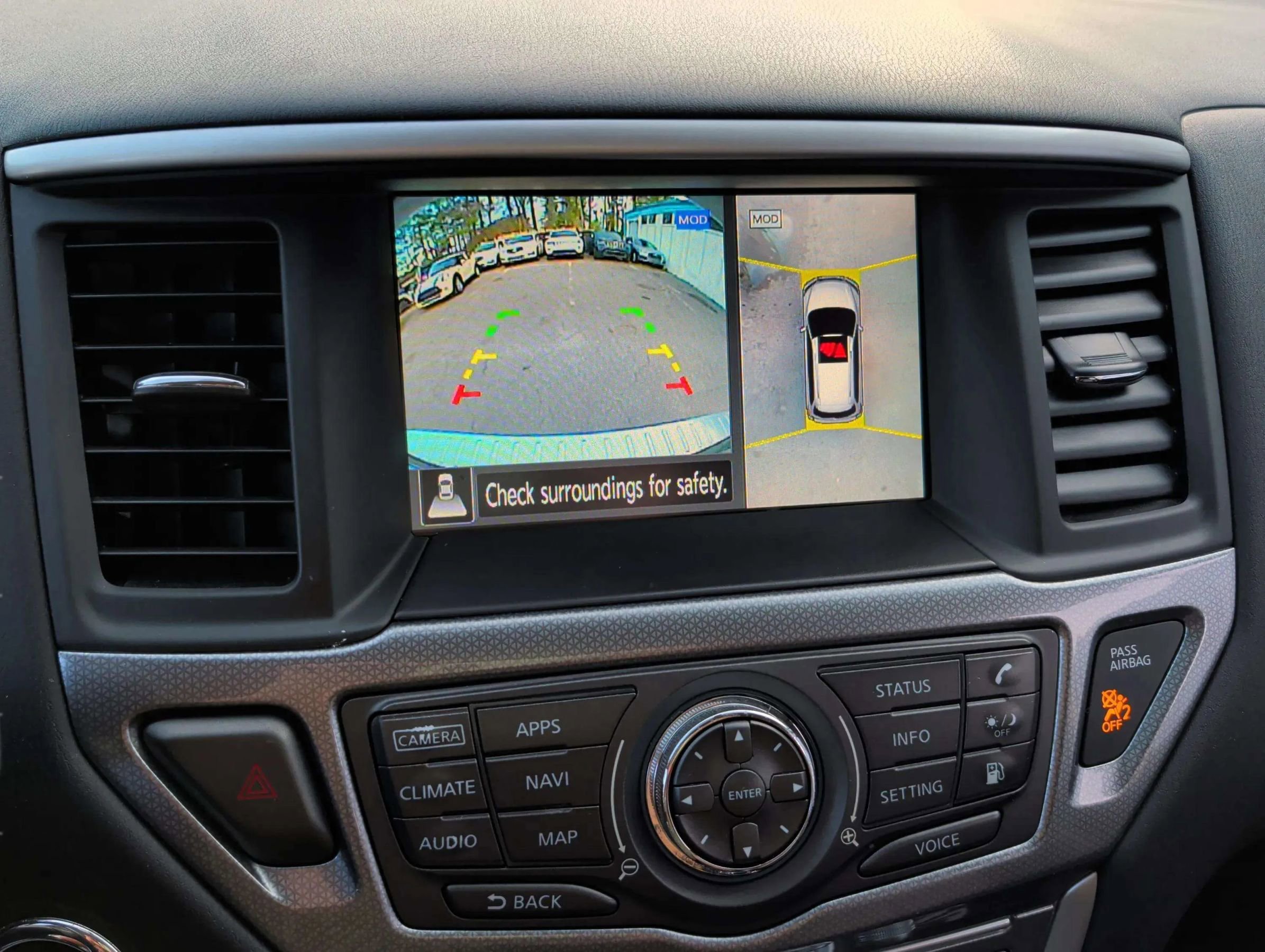 Used 2020 Nissan Pathfinder SL image 28