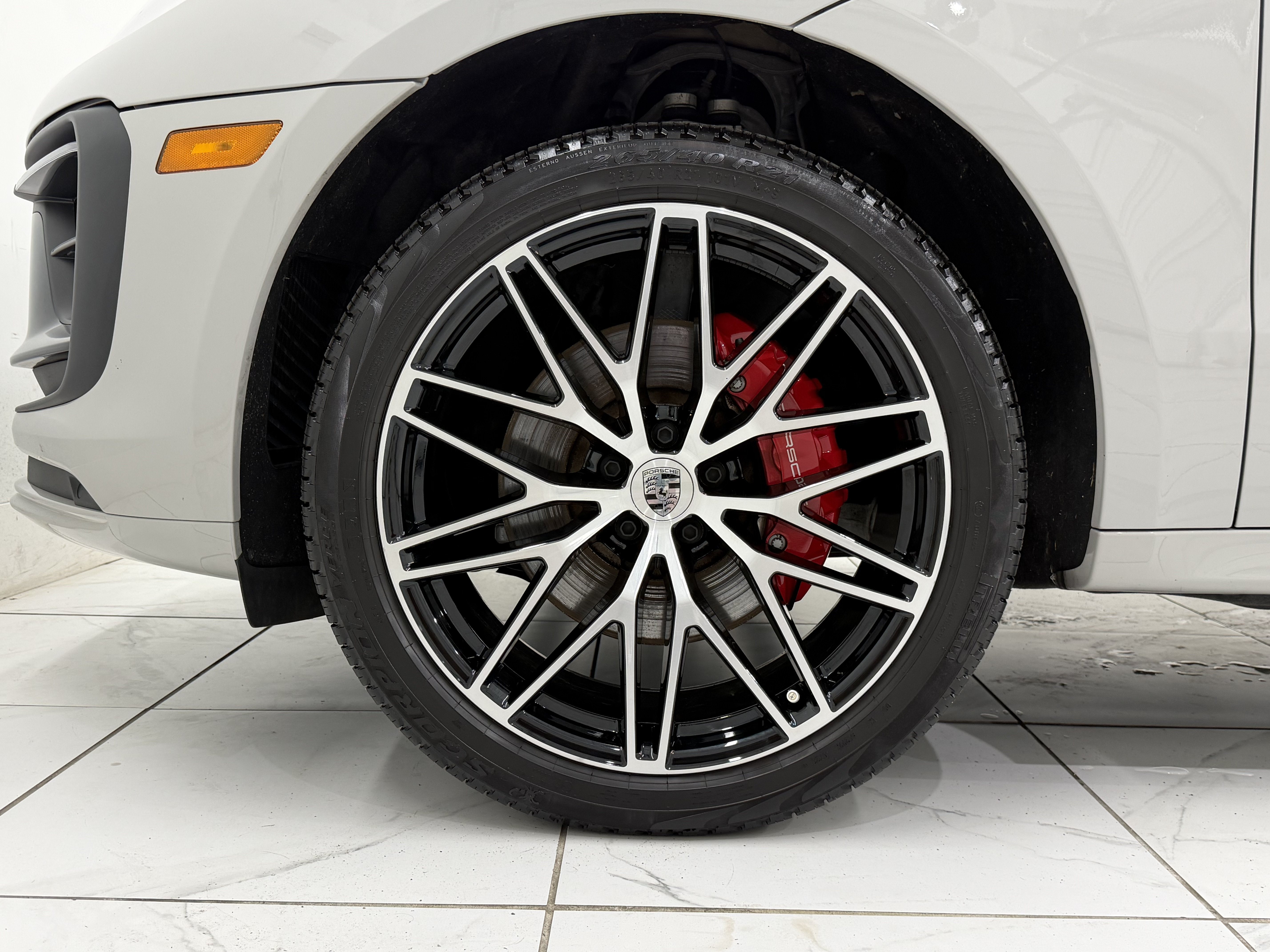 Certified 2023 Porsche Macan S AWD/4WD image 16