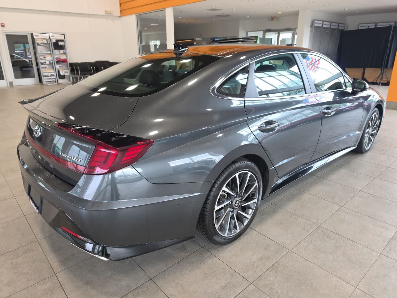 Used 2023 Hyundai Sonata Limited w/ Preferred Accessory Package FWD image 6